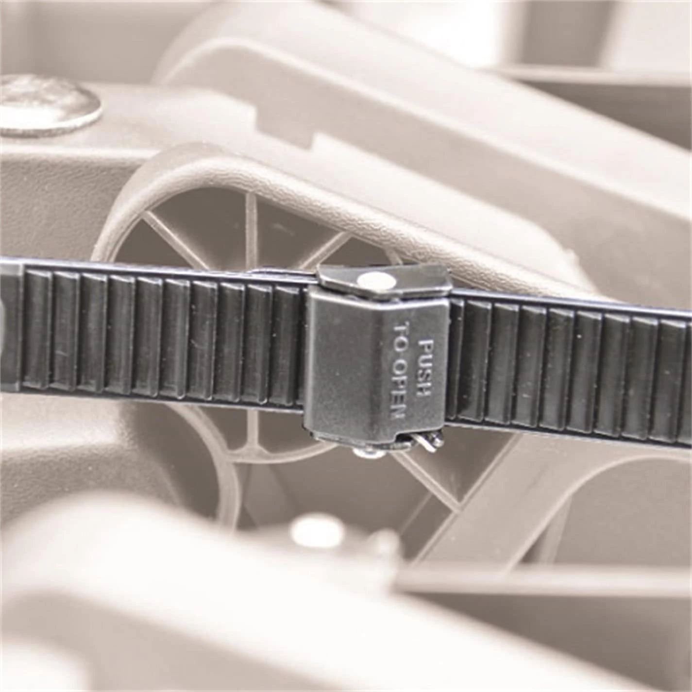 Peruzzo Pure Instinct Tow Bar 3 Bike Carrier - Image 5