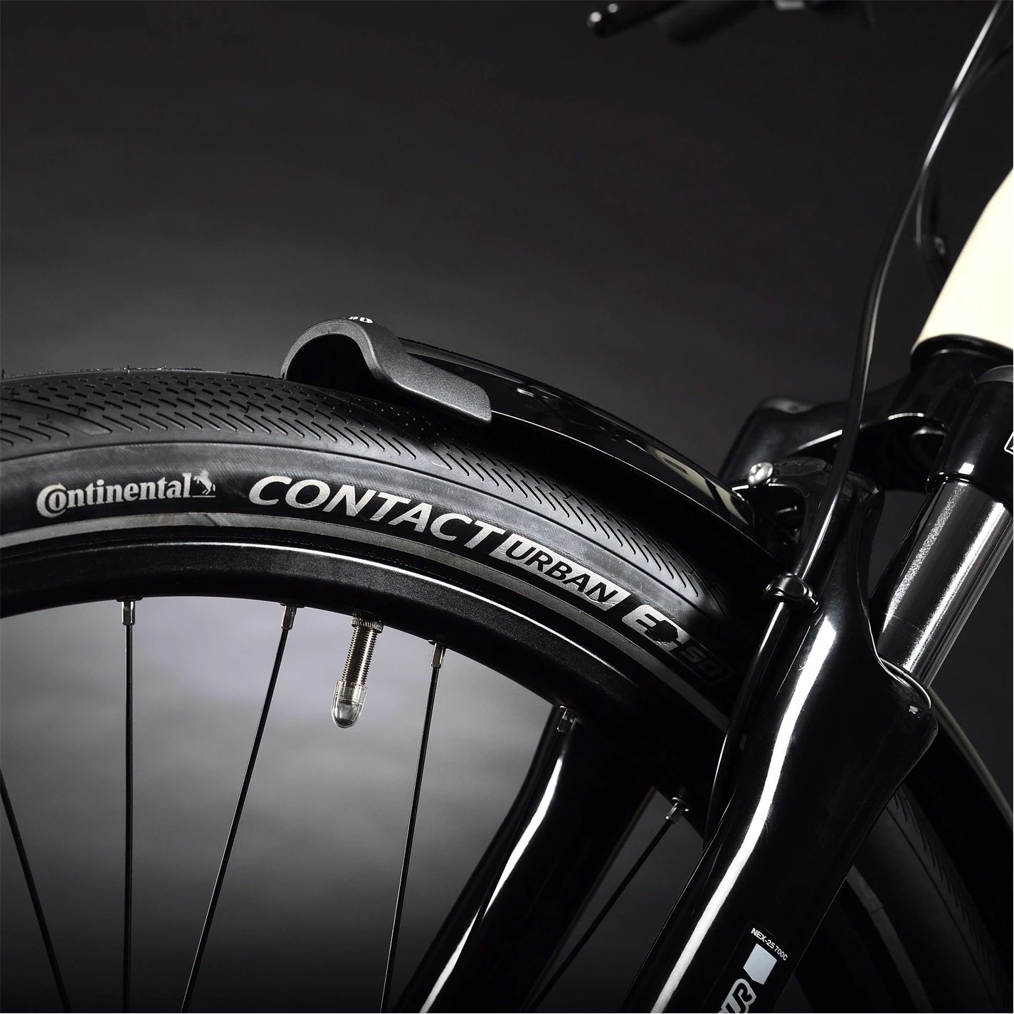 Haibike Trekking 4 Lowstep Electric Hybrid Bike - Image 2