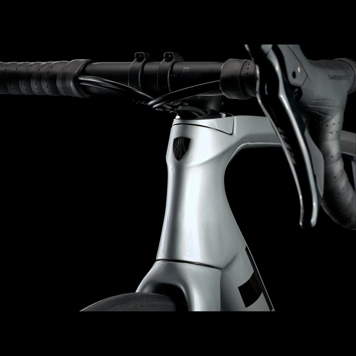 Trek Emonda SL5 Disc Road Bike - Image 4