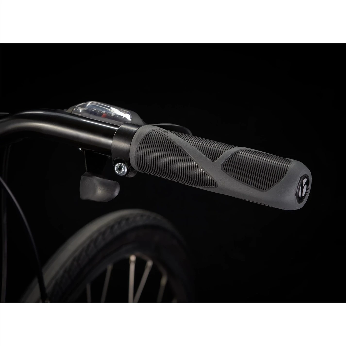 Trek Dual Sport 1 Hybrid Bike - Image 3